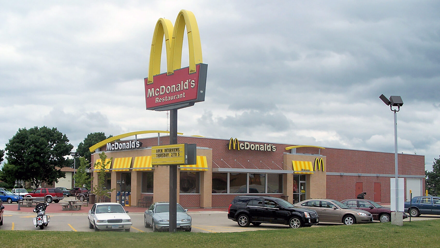 En Sundae McBacon, OK – önskas pommes frites till?