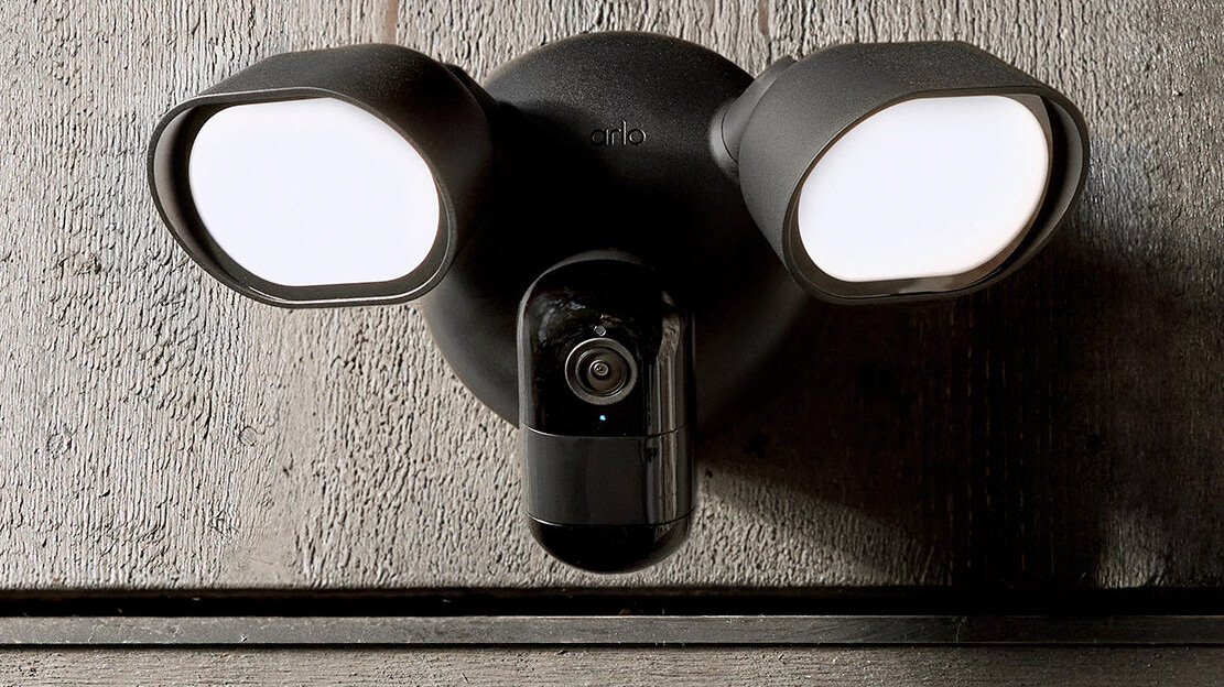 Arlo WiredFloodlightCamera black