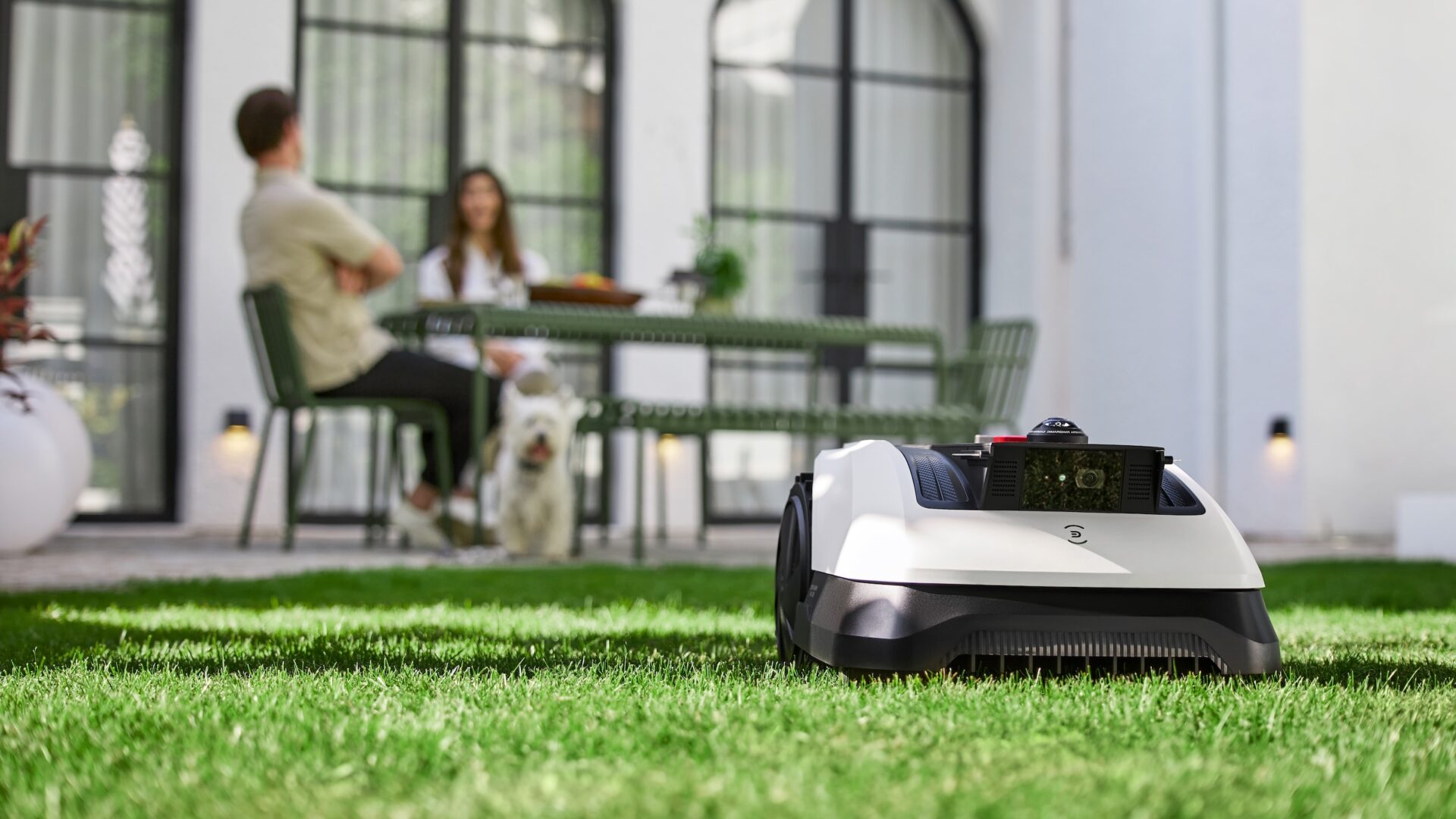 Ecovacs lanserar två nya serier robotgräsklippare