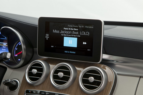 benz-carplay-05